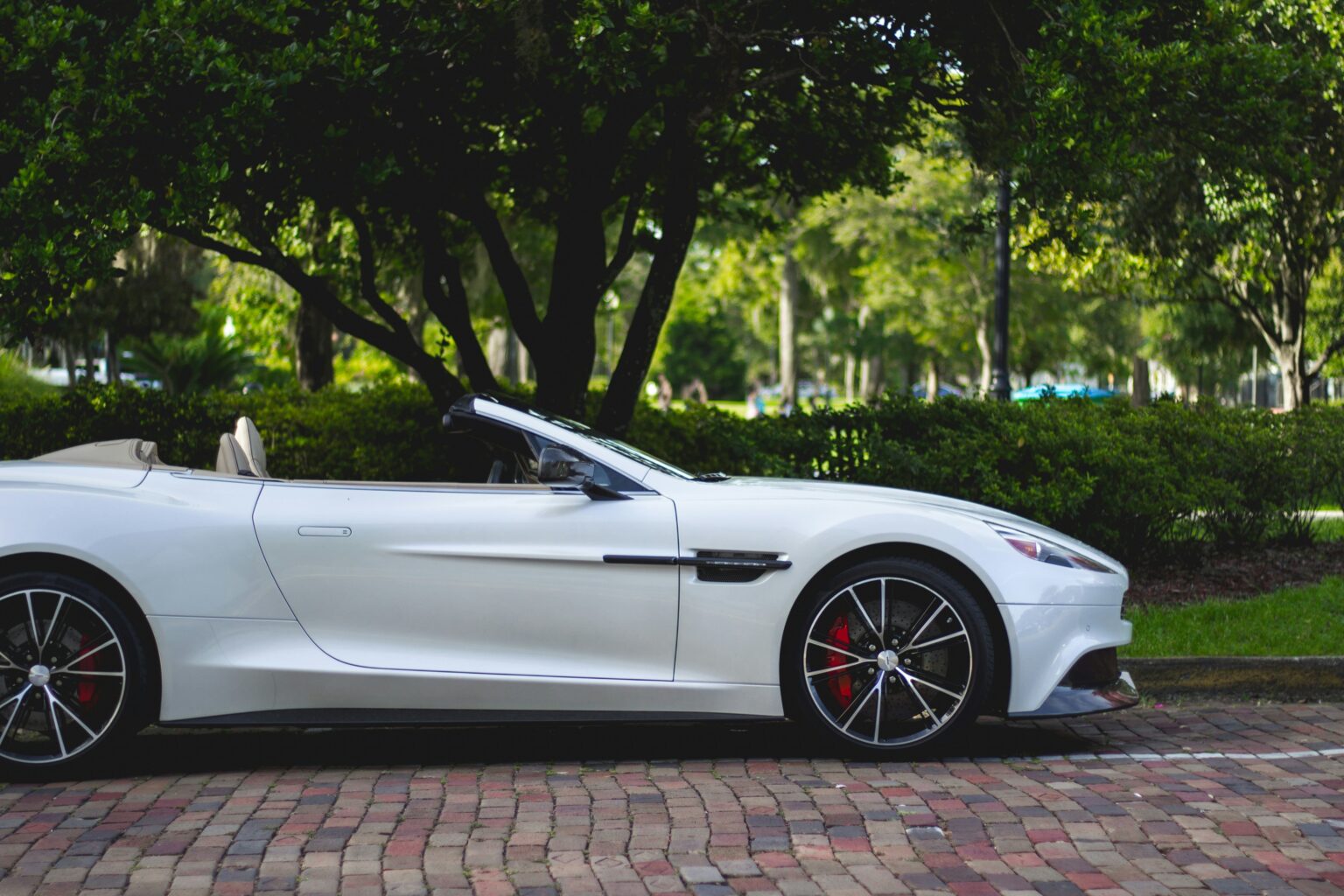 Aston-martin-tuning-near-st-louis-missouri