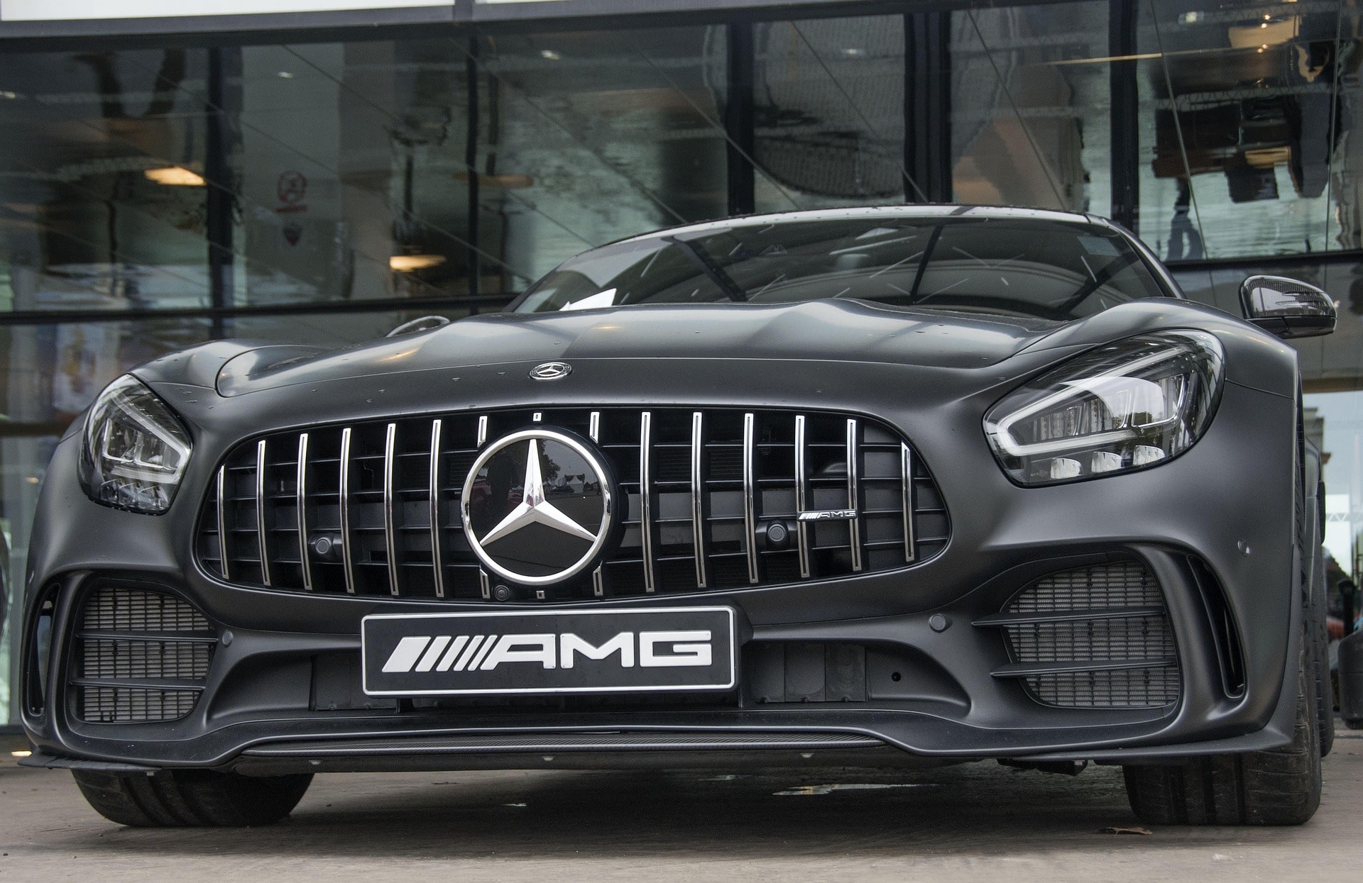 Mercedes-benz-repair-costs-vs-porshe-costs