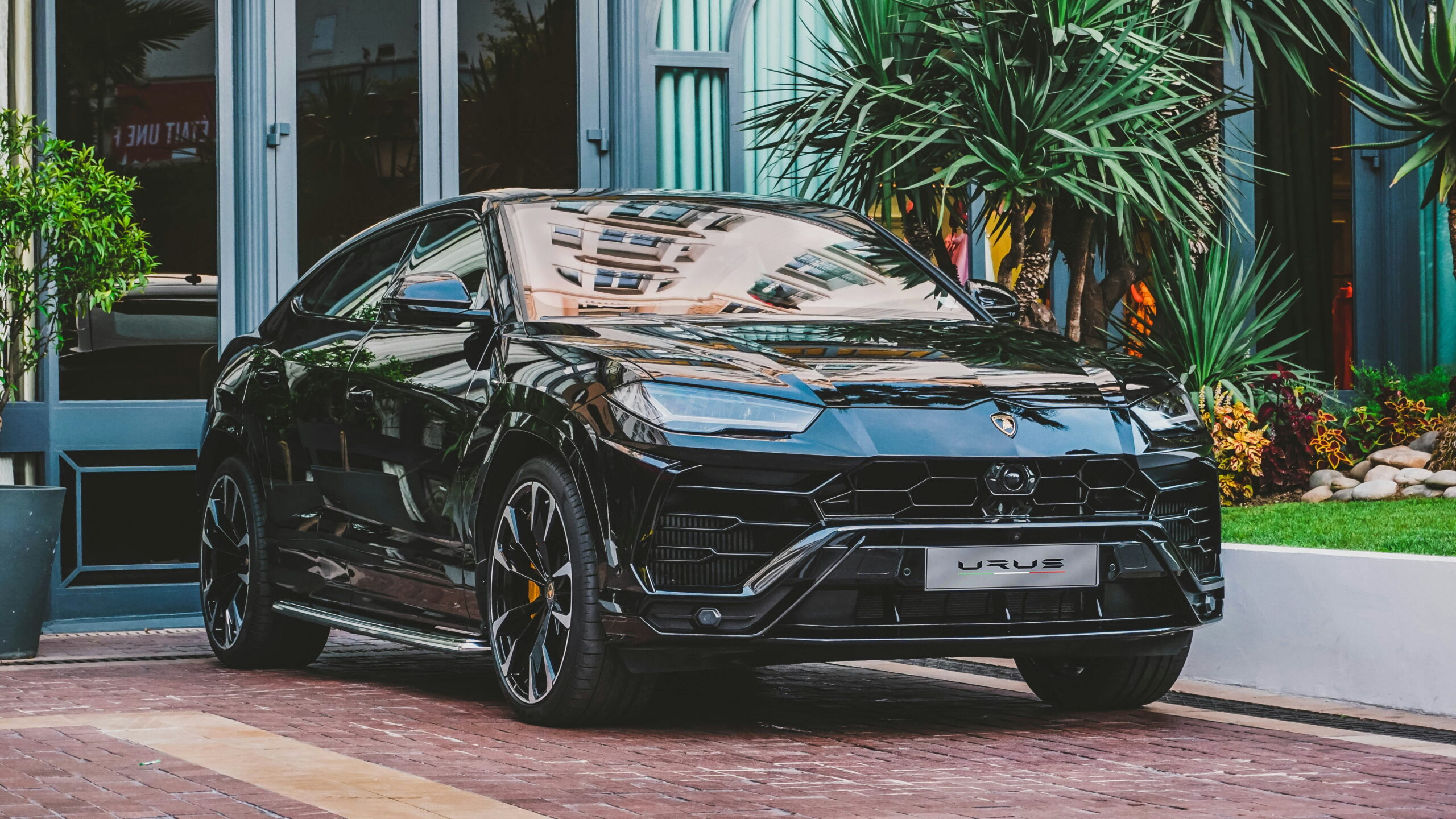 lamborghini-urus-repair